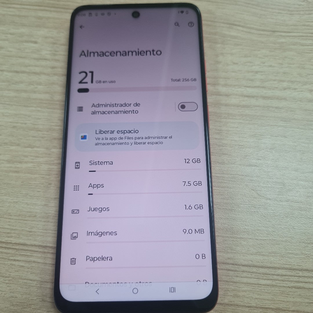 CELULAR MOTOROLA MOTO G35 5G XT2433-2 256 GB 4 GB RAM (SEMINUEVO)