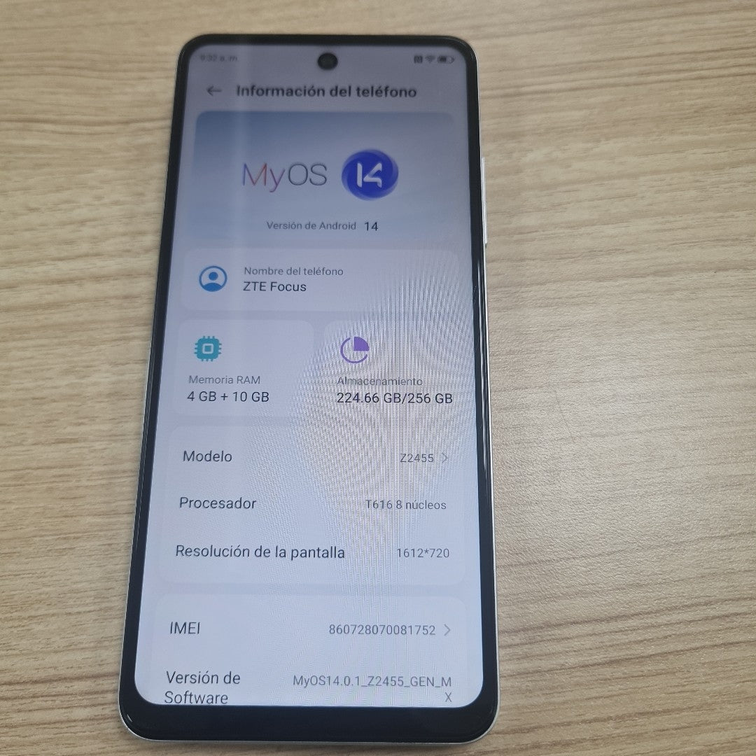 CELULAR ZTE FOCUS Z2455 (2024) 256 GB 4 GB RAM (SEMINUEVO)