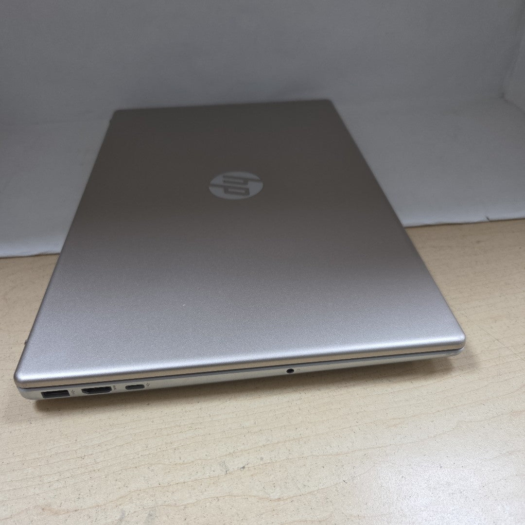 LAPTOP HP 15-FC0003LA (2023) 256 GB SSD 8 GB RAM (SEMINUEVO)