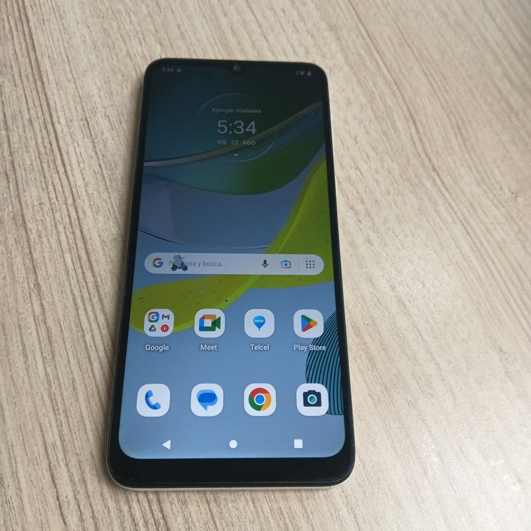 CELULAR MOTOROLA MOTO E13 XT2345-2 64 GB 2 GB RAM (SEMINUEVO)