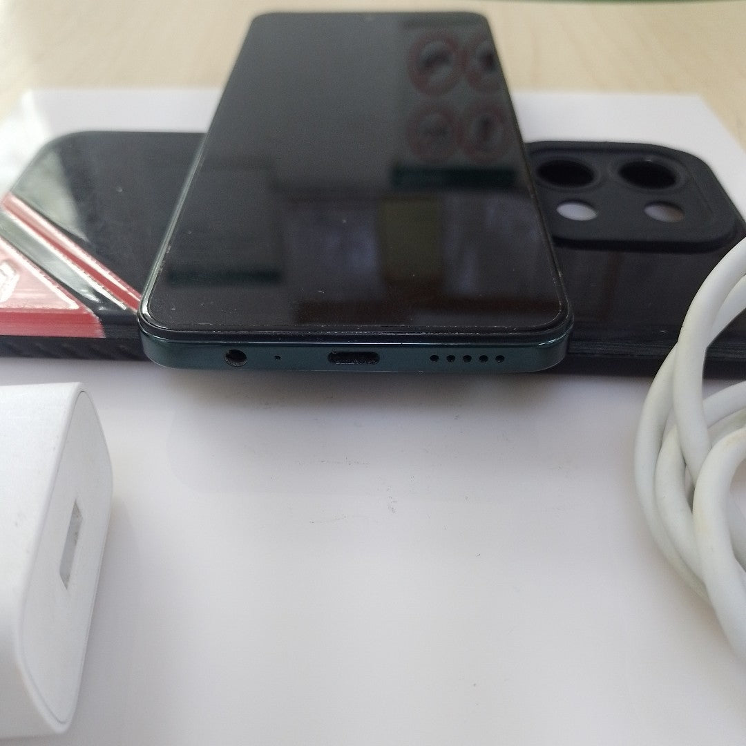 CELULAR VIVO Y28 V2352 256 GB 8 GB RAM (SEMINUEVO)