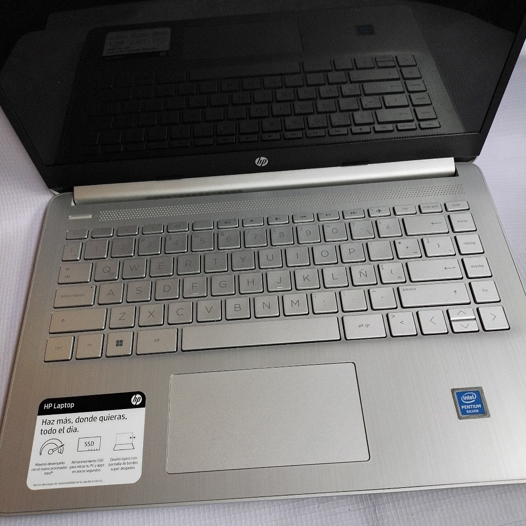 LAPTOP HP 14-DQ0505LA (2023) 256 GB SSD 8 GB RAM (SEMINUEVO)