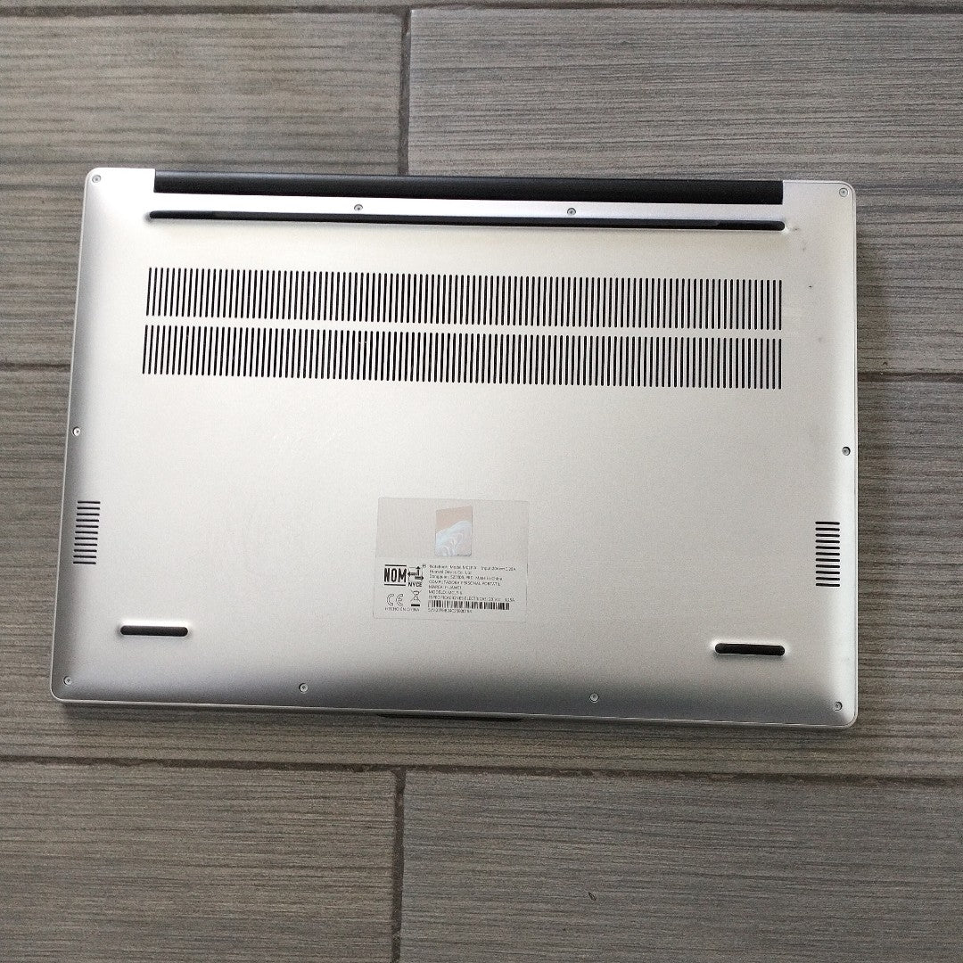 LAPTOP HUAWEI MATEBOOK D16 MCLF-X (2024) 256 GB SSD 16 GB RAM (SEMINUEVO)