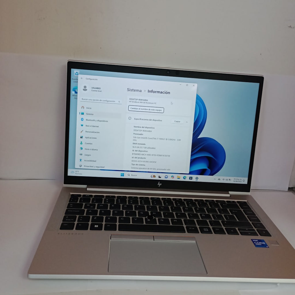 LAPTOP HP ELITEBOOK 840 G8 (2023) 256 GB SSD 16 GB RAM (SEMINUEVO)