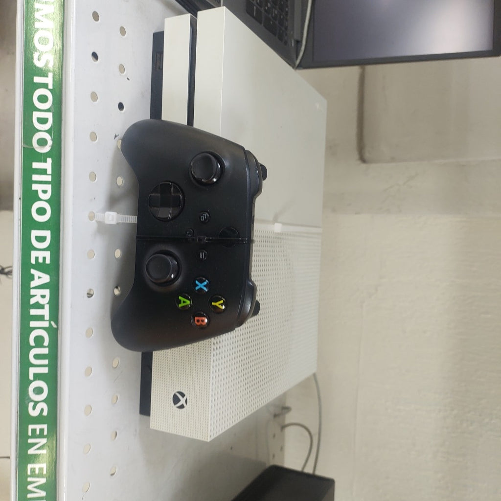CONSOLA DE VIDEOJUEGO MICROSOFT XBOX ONE S 1 TB (SEMINUEVO)