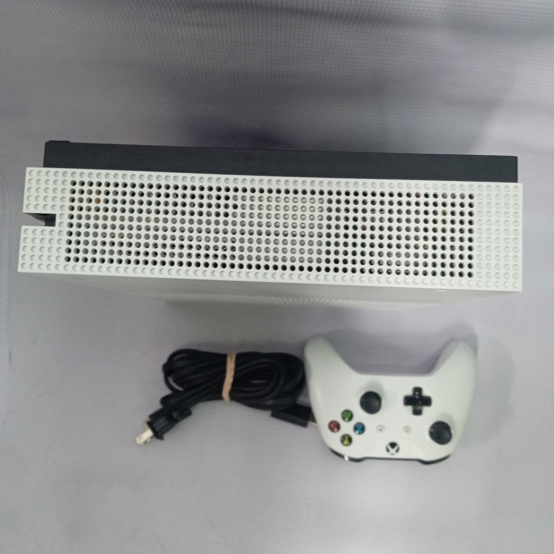 CONSOLA DE VIDEOJUEGO MICROSOFT XBOX ONE S 1 TB (SEMINUEVO)