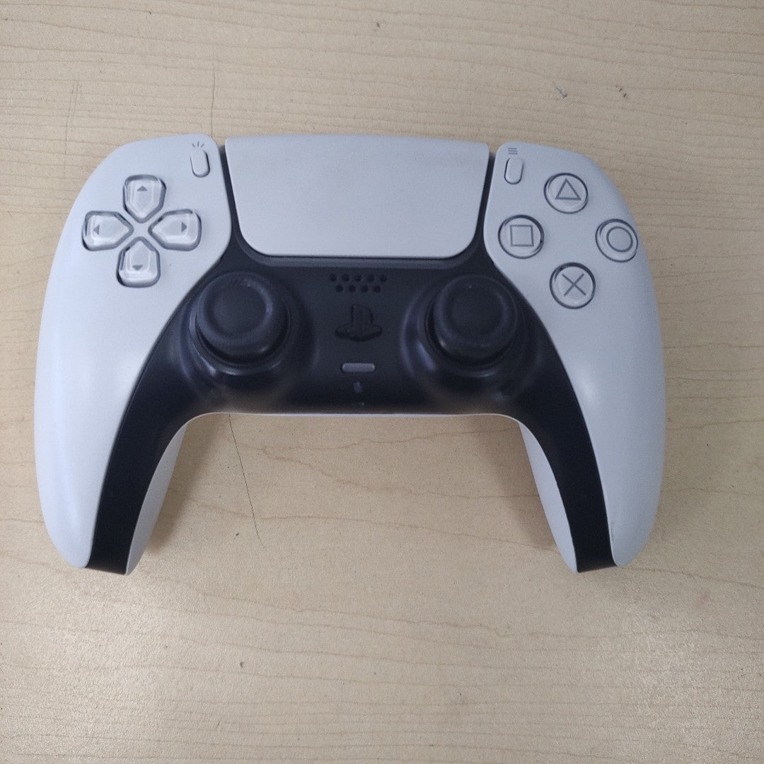 CONSOLA DE VIDEOJUEGO SONY PS5 825 SSD (SEMINUEVO)
