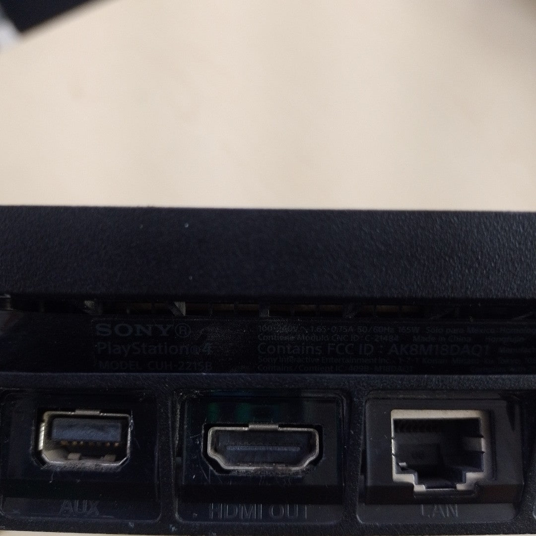 CONSOLA DE VIDEOJUEGO MICROSOFT XBOX ONE S 1 TB (SEMINUEVO)