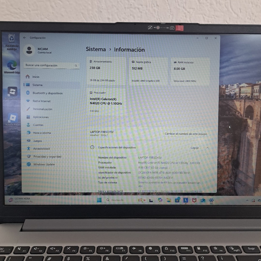 LAPTOP LENOVO IDEAPAD 1 15IGL7 (2024) 256 GB SSD 8 GB RAM (SEMINUEVO)