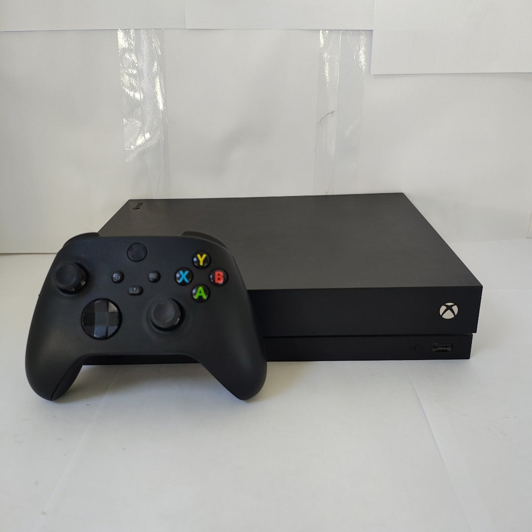 CONSOLA DE VIDEOJUEGO MICROSOFT XBOX ONE X 1 TB (SEMINUEVO)