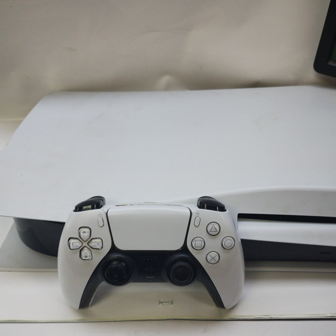 CONSOLA DE VIDEOJUEGO SONY PS5 825 SSD (SEMINUEVO)