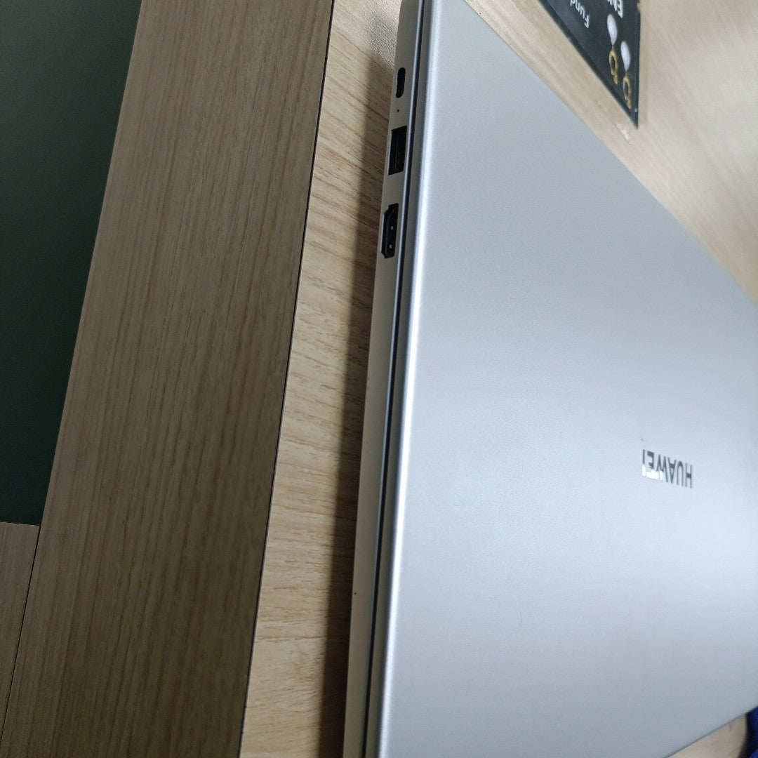 LAPTOP HUAWEI MATEBOOK D 15 BODE-WDH9 (2022) 512 GB SSD 8 GB RAM (SEMINUEVO)