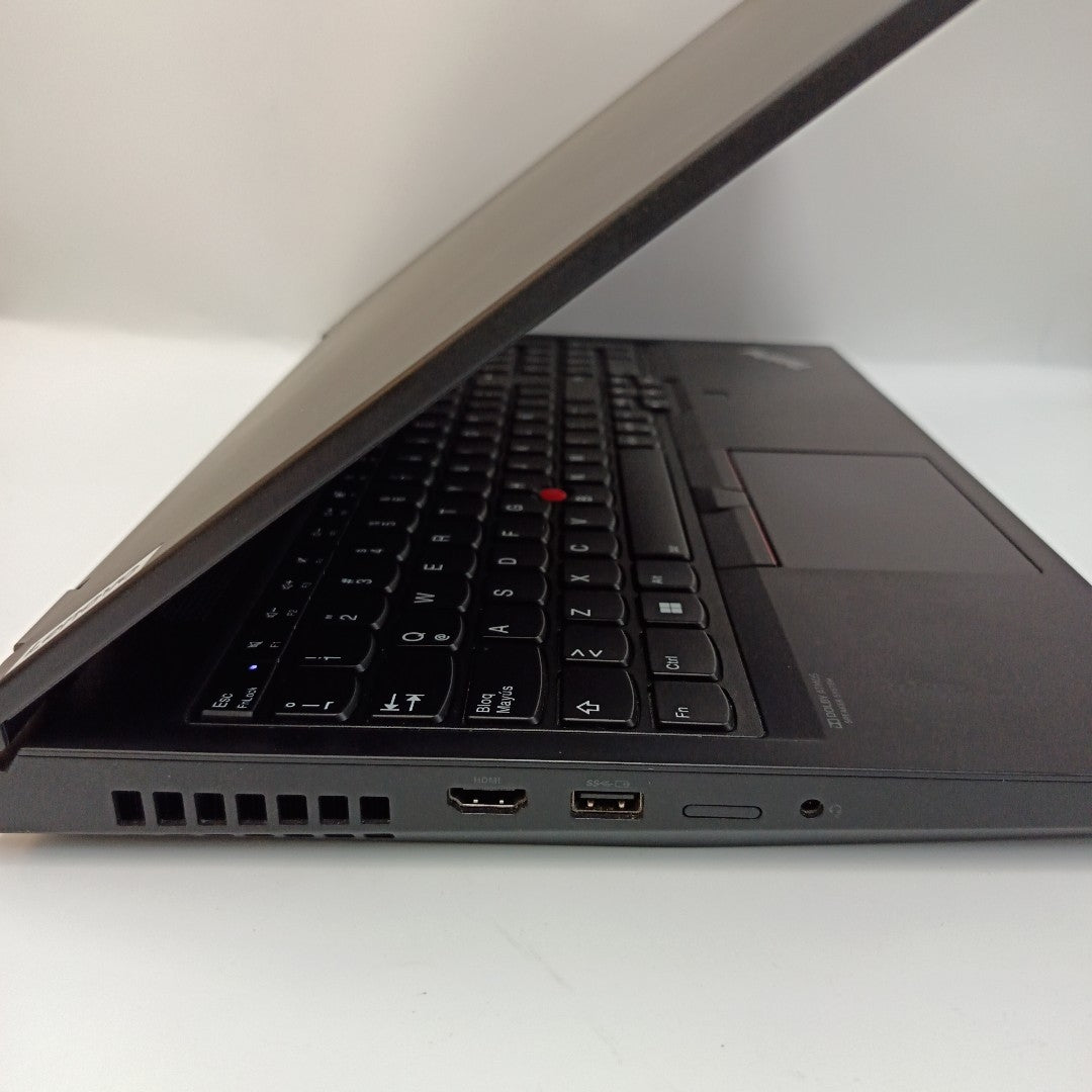 LAPTOP LENOVO THINKPAD P15 GEN 2 (2022) 2 TB SSD 32 GB RAM (SEMINUEVO)