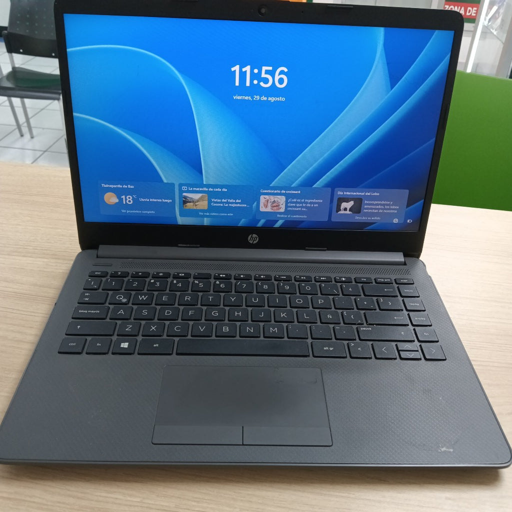 LAPTOP HP 245 G8 (2022) 1 TB + 128 GB SSD 8 GB RAM (SEMINUEVO)