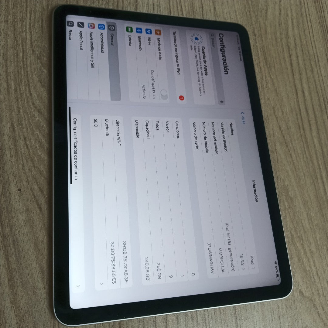 TABLETA APPLE IPAD AIR 5 A2588 256 GB 8 GB RAM (SEMINUEVO)