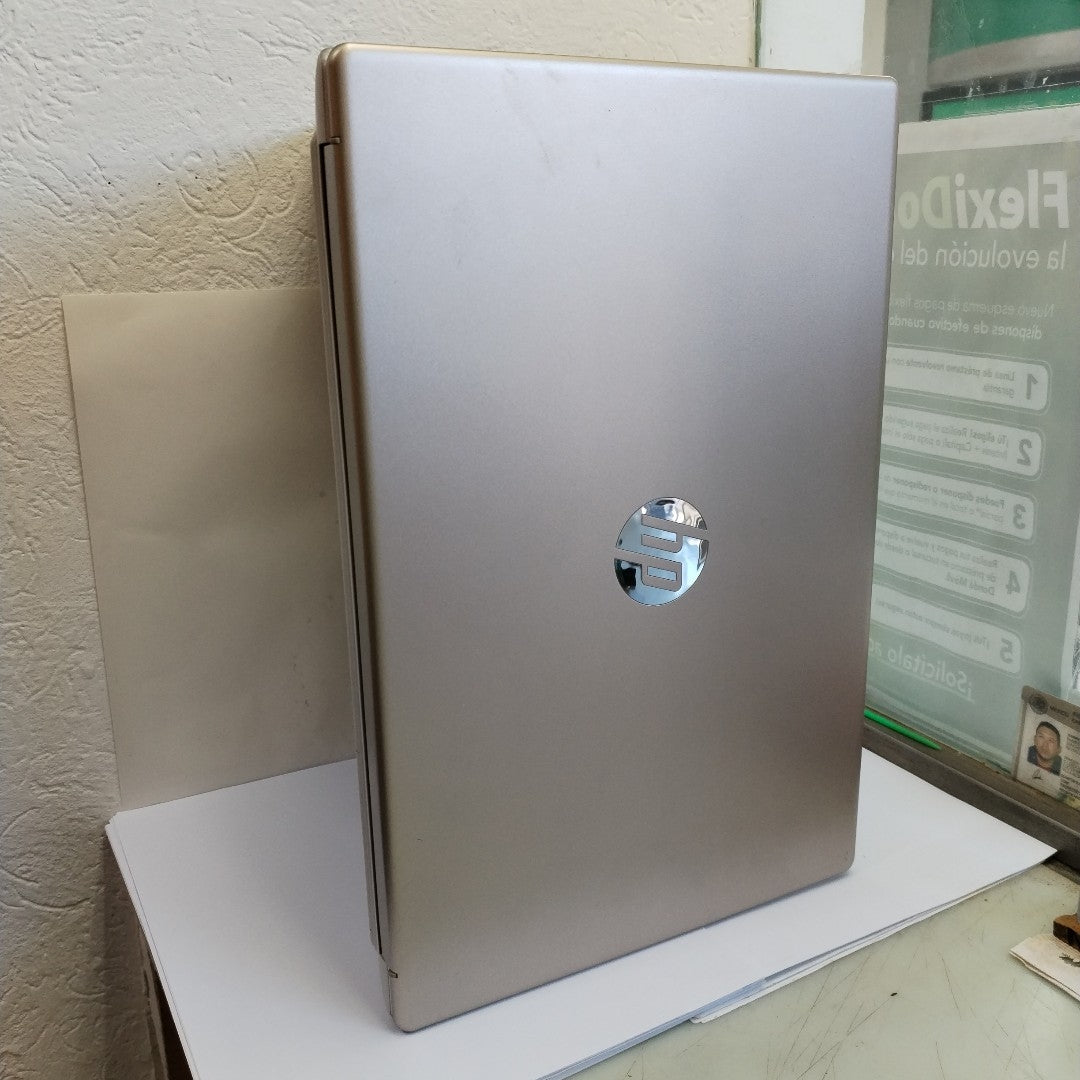 LAPTOP HP 15-FC0000LA(2024) 512 GB SSD 8 GB RAM (SEMINUEVO)