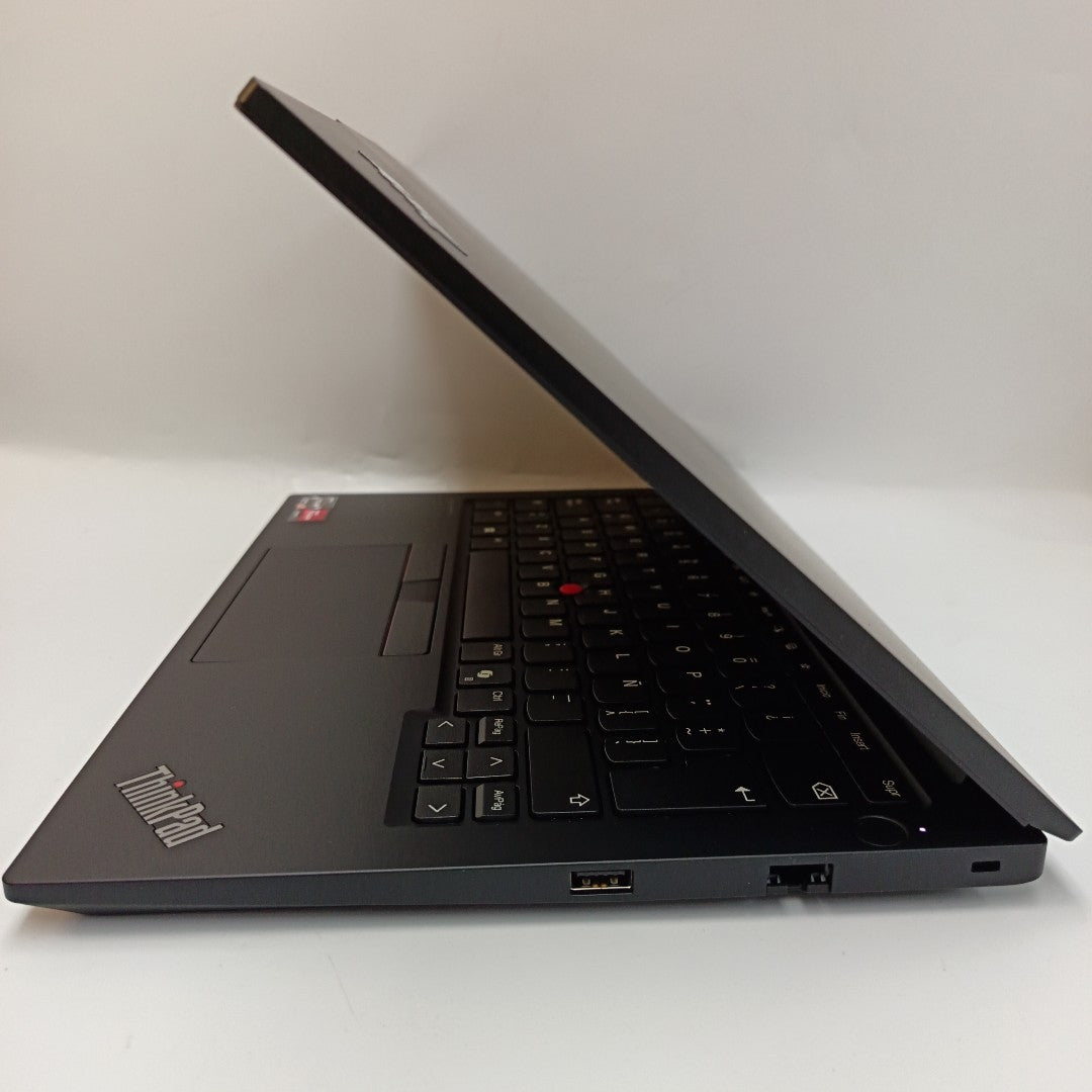 LAPTOP LENOVO THINKPAD E14 GEN 6 (2025) 256 GB SSD 8 GB RAM (SEMINUEVO)