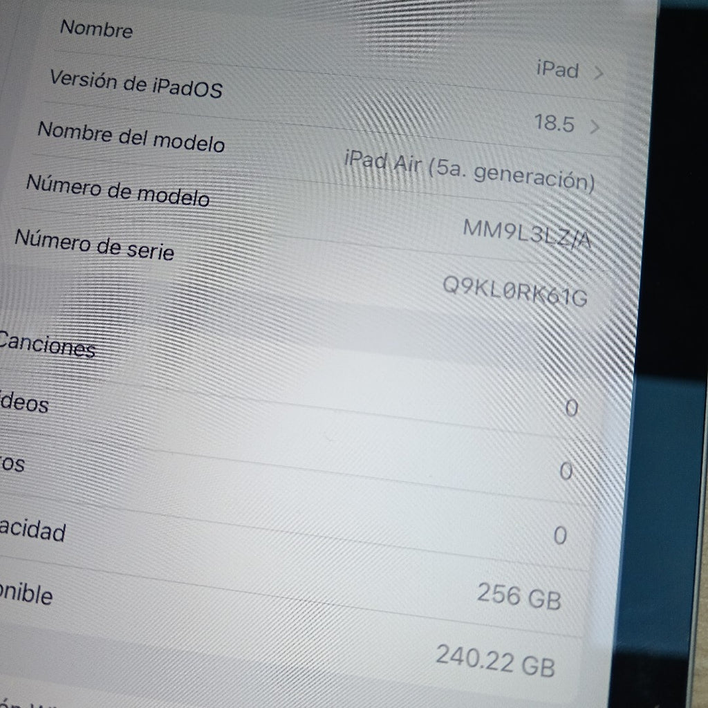 TABLETA APPLE IPAD AIR 5 A2588 256 GB 8 GB RAM (SEMINUEVO)