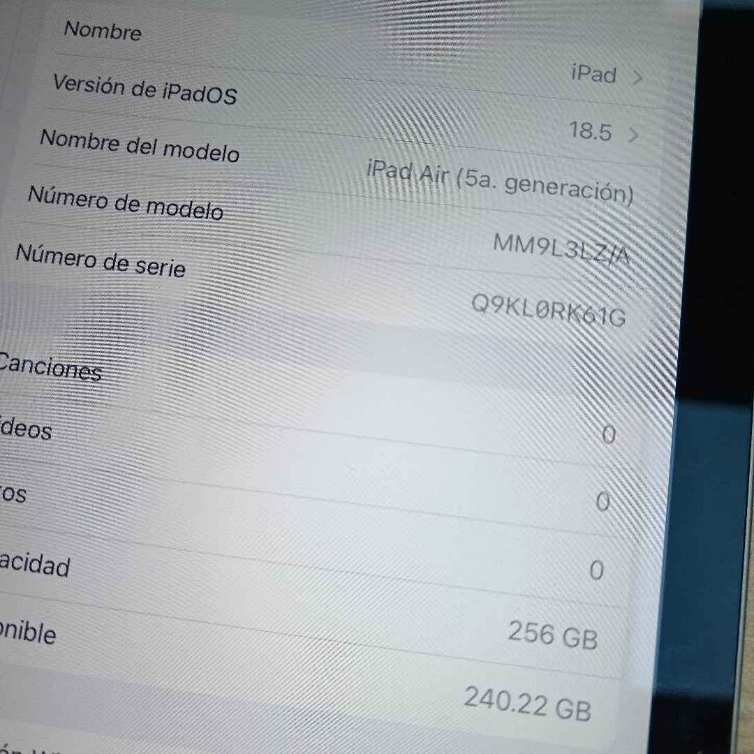 TABLETA APPLE IPAD AIR 5 A2588 256 GB 8 GB RAM (SEMINUEVO)