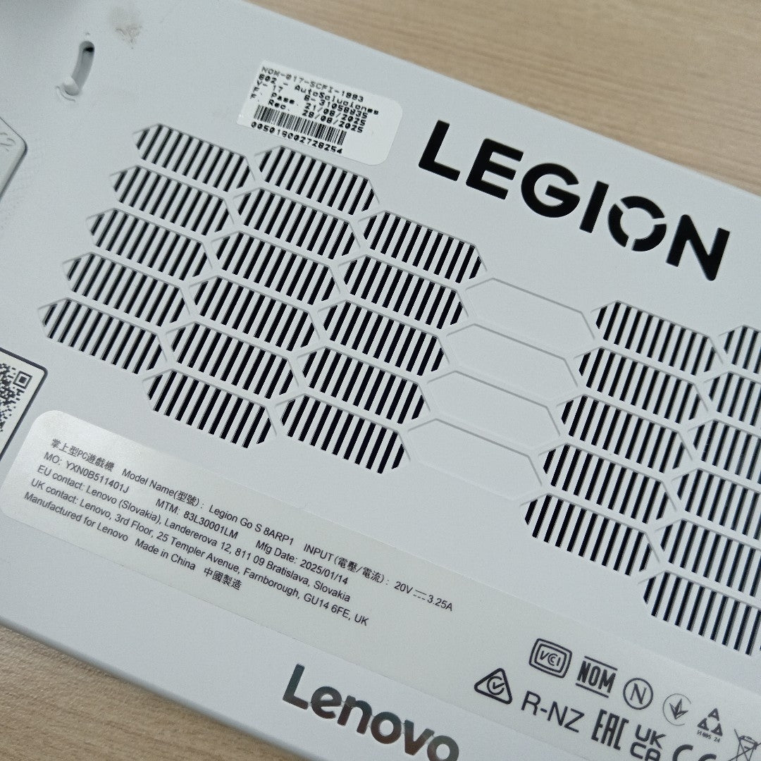 CONSOLA DE VIDEOJUEGO LENOVO LEGION GO S (2025) 512 GB SSD 16 GB RAM (SEMINUEVO)