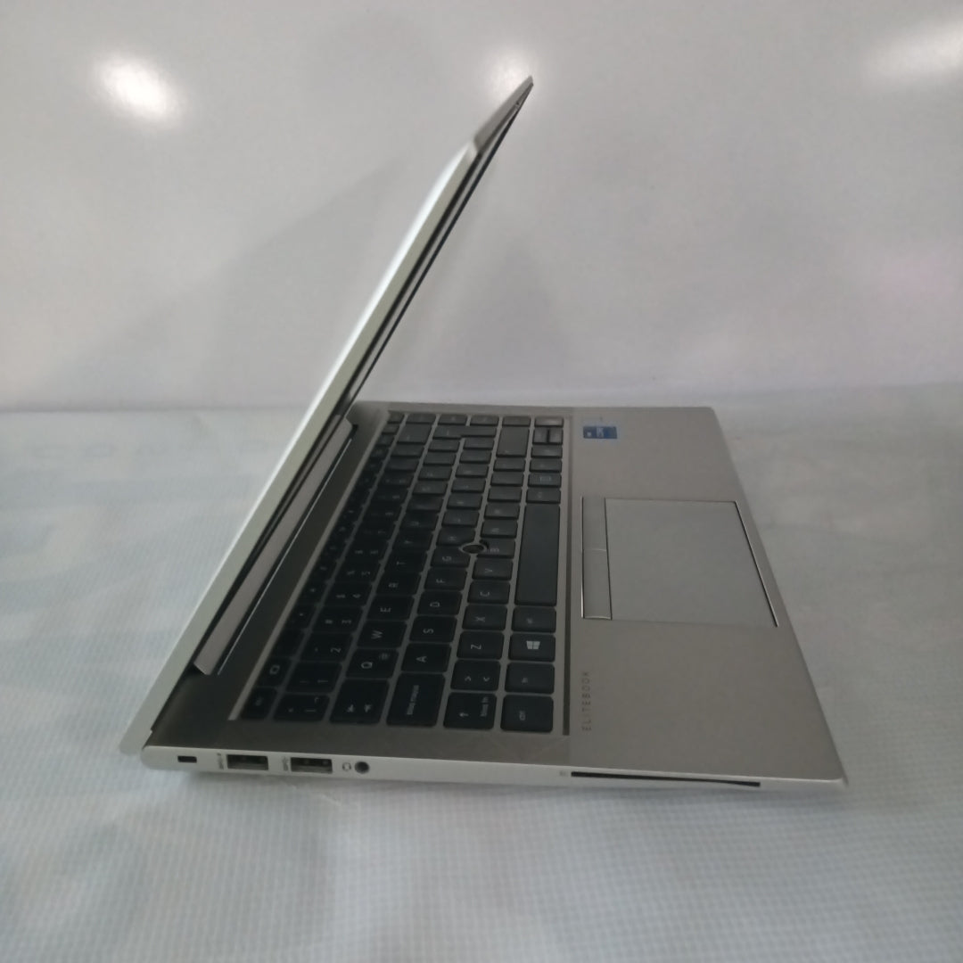 LAPTOP HP ELITEBOOK 840 G8 (2023) 256 GB SSD 16 GB RAM (SEMINUEVO)