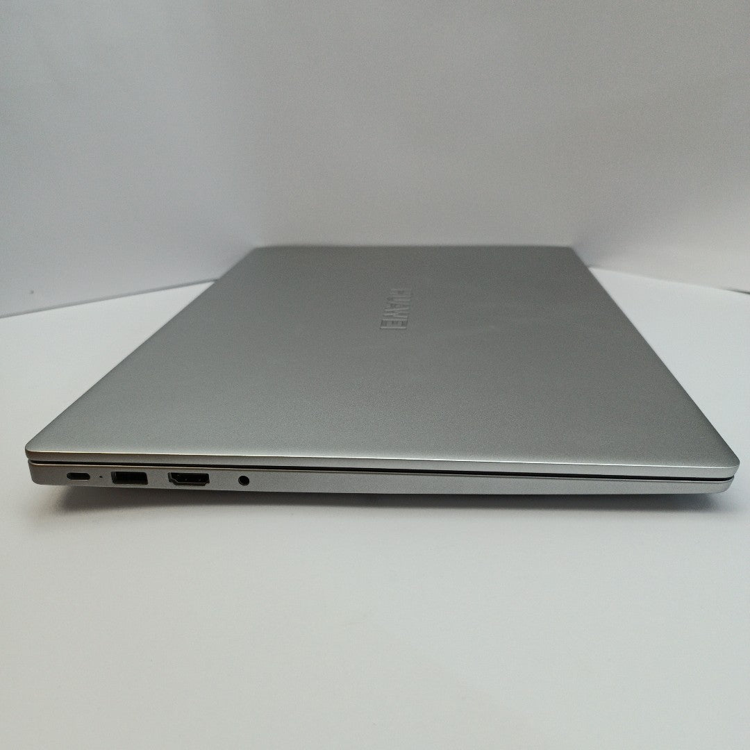 LAPTOP HUAWEI MATEBOOK D16 MCLF-X (2024) 1 TB SSD 16 GB RAM (SEMINUEVO)