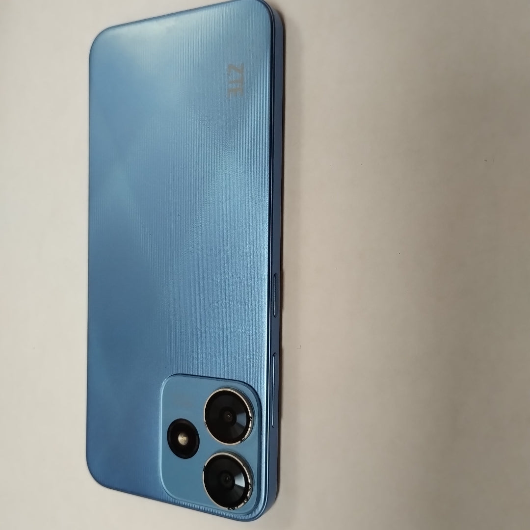 CELULAR ZTE BLADE V50 SMART 7060 128 GB 4 GB RAM (SEMINUEVO)