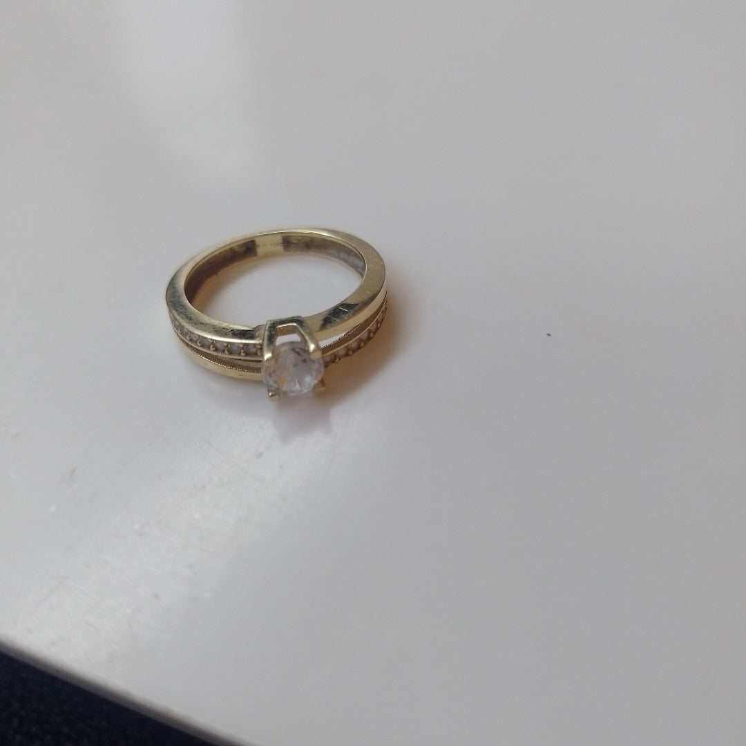 SOLITARIO. ORO. 14 K 2.2 GRMS (SEMINUEVO)