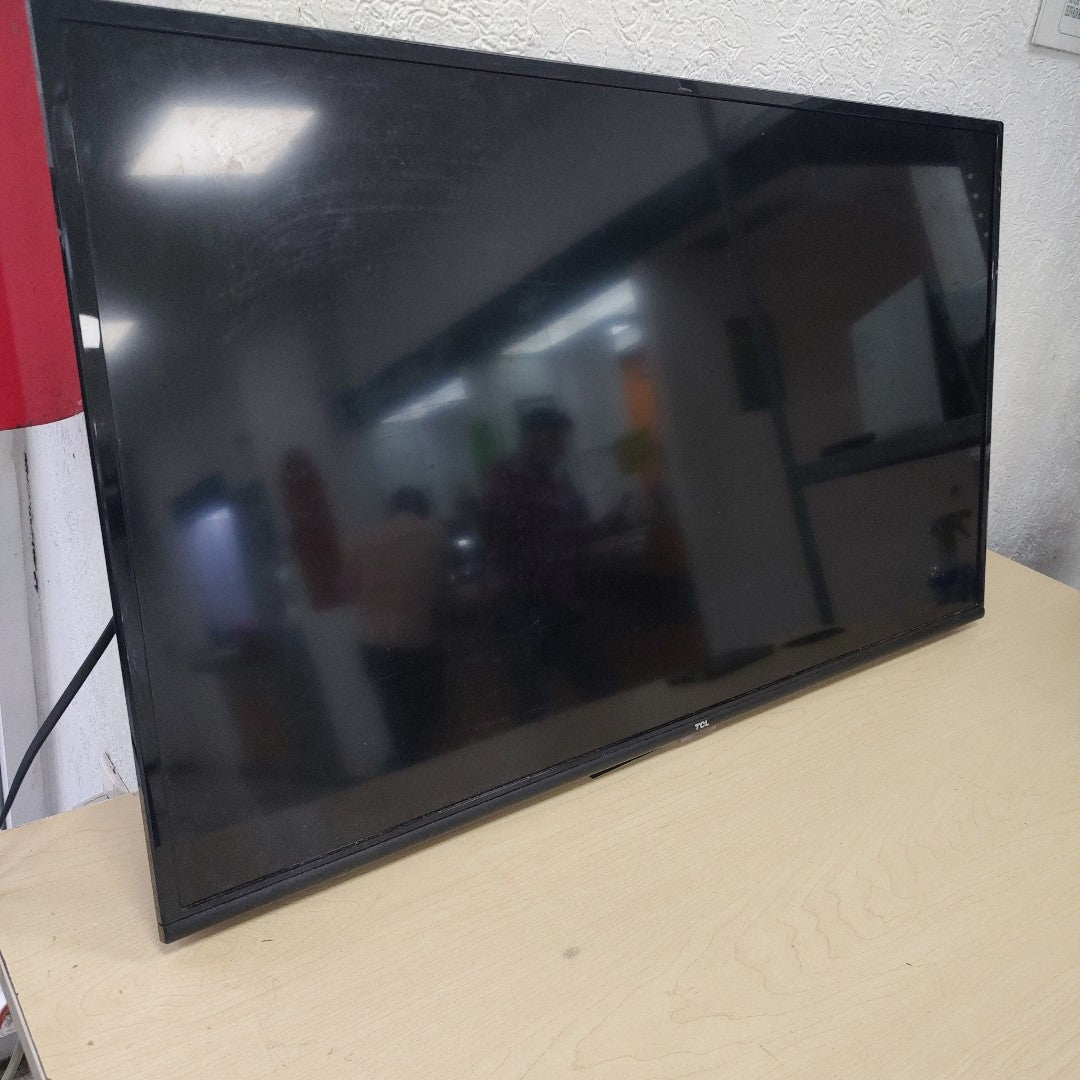 PANTALLA TCL 40A323 (2020) 40" LED FULL HD (SEMINUEVO)