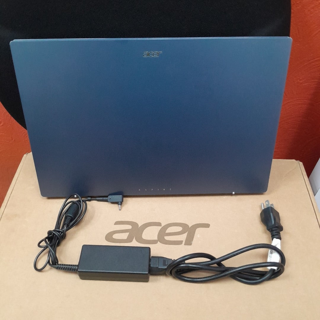 LAPTOP ACER ASPIRE 3 A315-510P-37AL (2023) 512 GB SSD 8 GB RAM (SEMINUEVO)