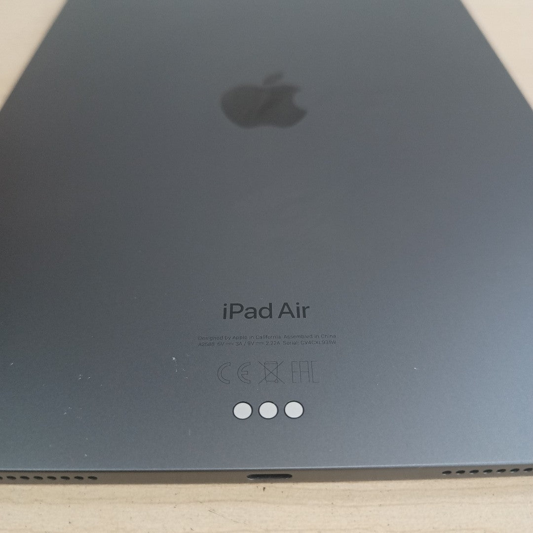 TABLETA APPLE IPAD AIR 5 A2588 256 GB 8 GB RAM (SEMINUEVO)