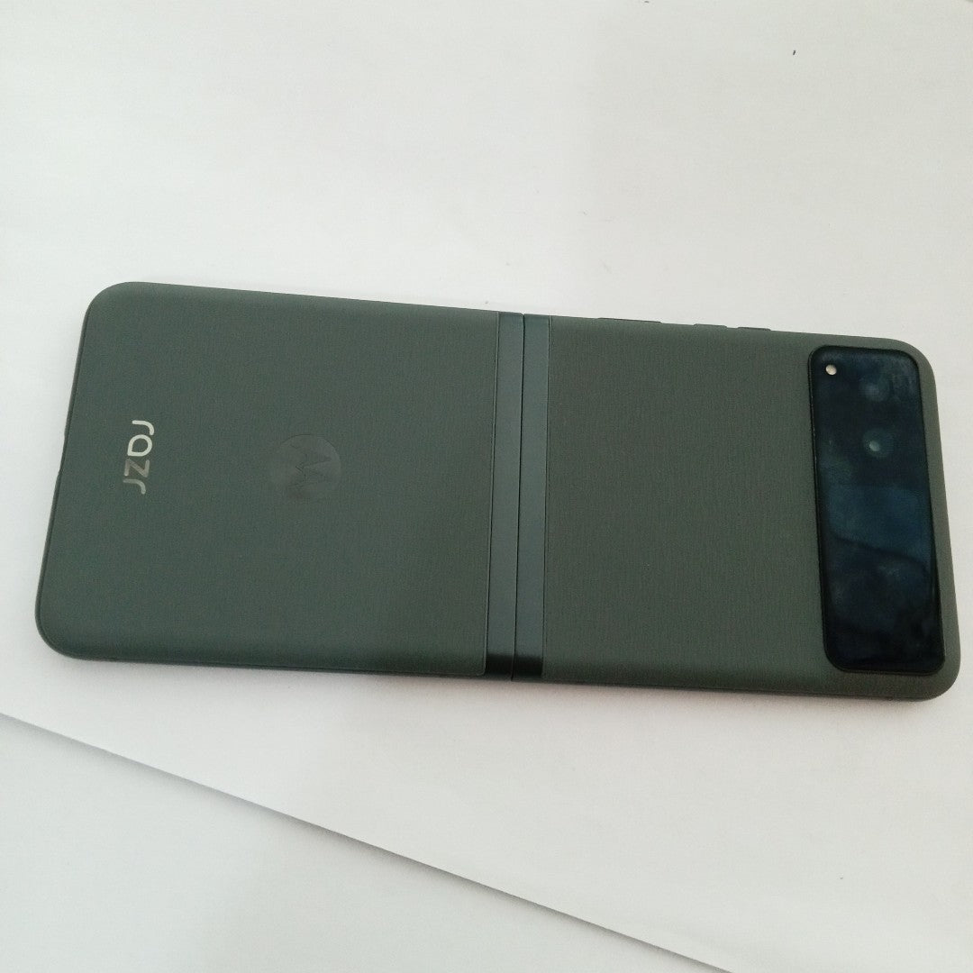 CELULAR MOTOROLA RAZR 40 XT2323-1 (2023) 256 GB 8 GB RAM (SEMINUEVO)