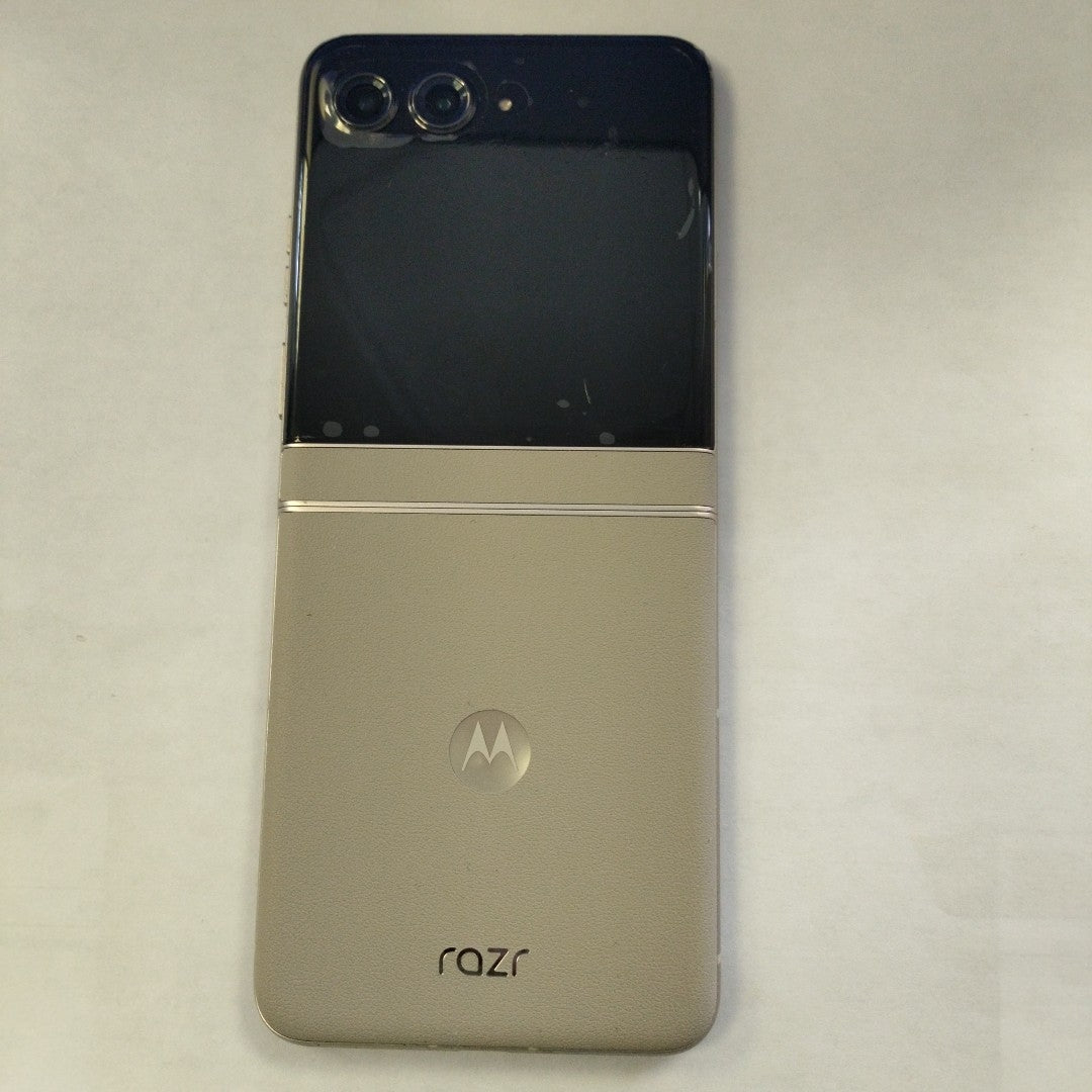 CELULAR MOTOROLA RAZR 50 5G XT2451-3 (2024) 512 GB 12 GB RAM (SEMINUEVO)