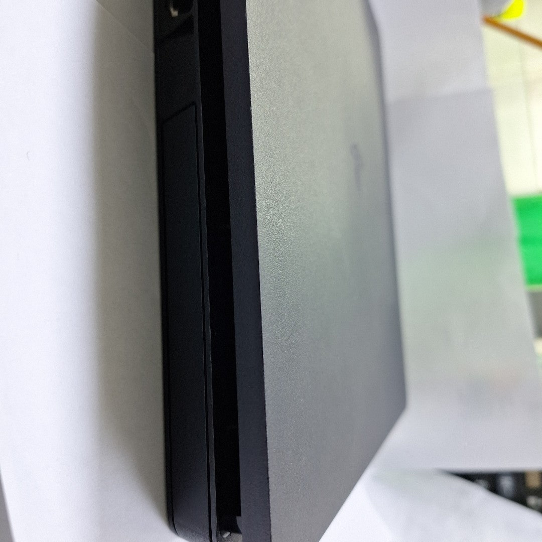 CONSOLA DE VIDEOJUEGO SONY PS4 1 TB (SEMINUEVO)