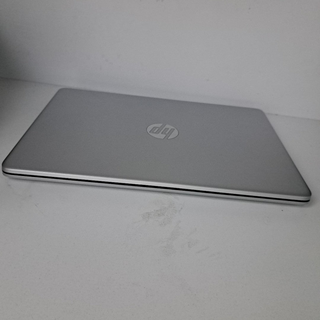 LAPTOP HP 14-DQ0505LA (2023) 256 GB SSD 8 GB RAM (SEMINUEVO)