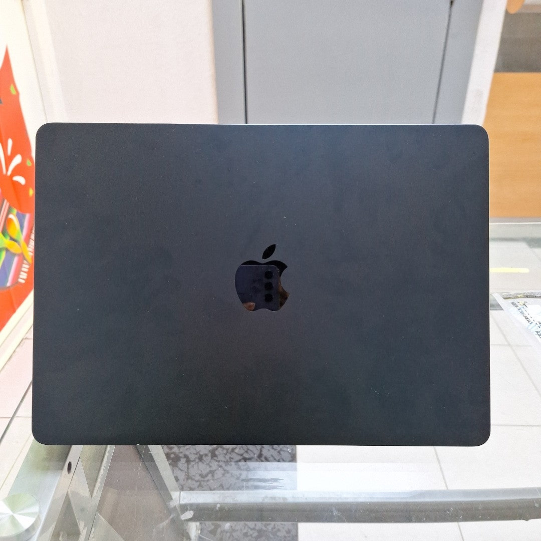 LAPTOP APPLE MACBOOK AIR 13" 2022 3.49 A2681 (8 CPU/8 GPU) 256 GB SSD 8 GB RAM (SEMINUEVO)