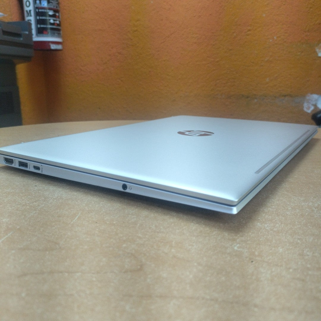 LAPTOP HP PAVILION 15-EG0500LA (2023) 256 GB SSD 8 GB RAM (SEMINUEVO)