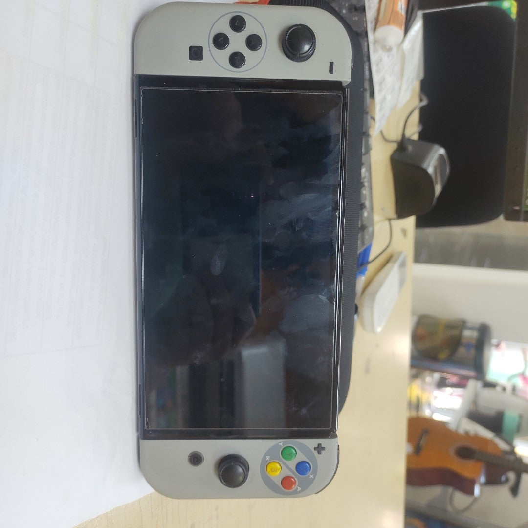 CONSOLA DE VIDEOJUEGO NINTENDO SWITCH OLED 64 GB (SEMINUEVO)