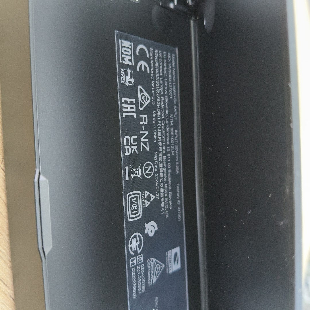 CONSOLA DE VIDEOJUEGO LENOVO LEGION GO (2023) 512 GB SSD 16 GB RAM (SEMINUEVO)