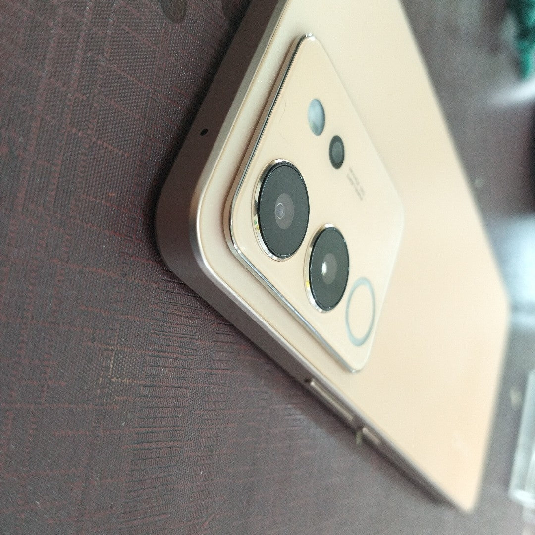 CELULAR VIVO V30 LITE V2314 (2023) 256 GB 12 GB RAM (SEMINUEVO)