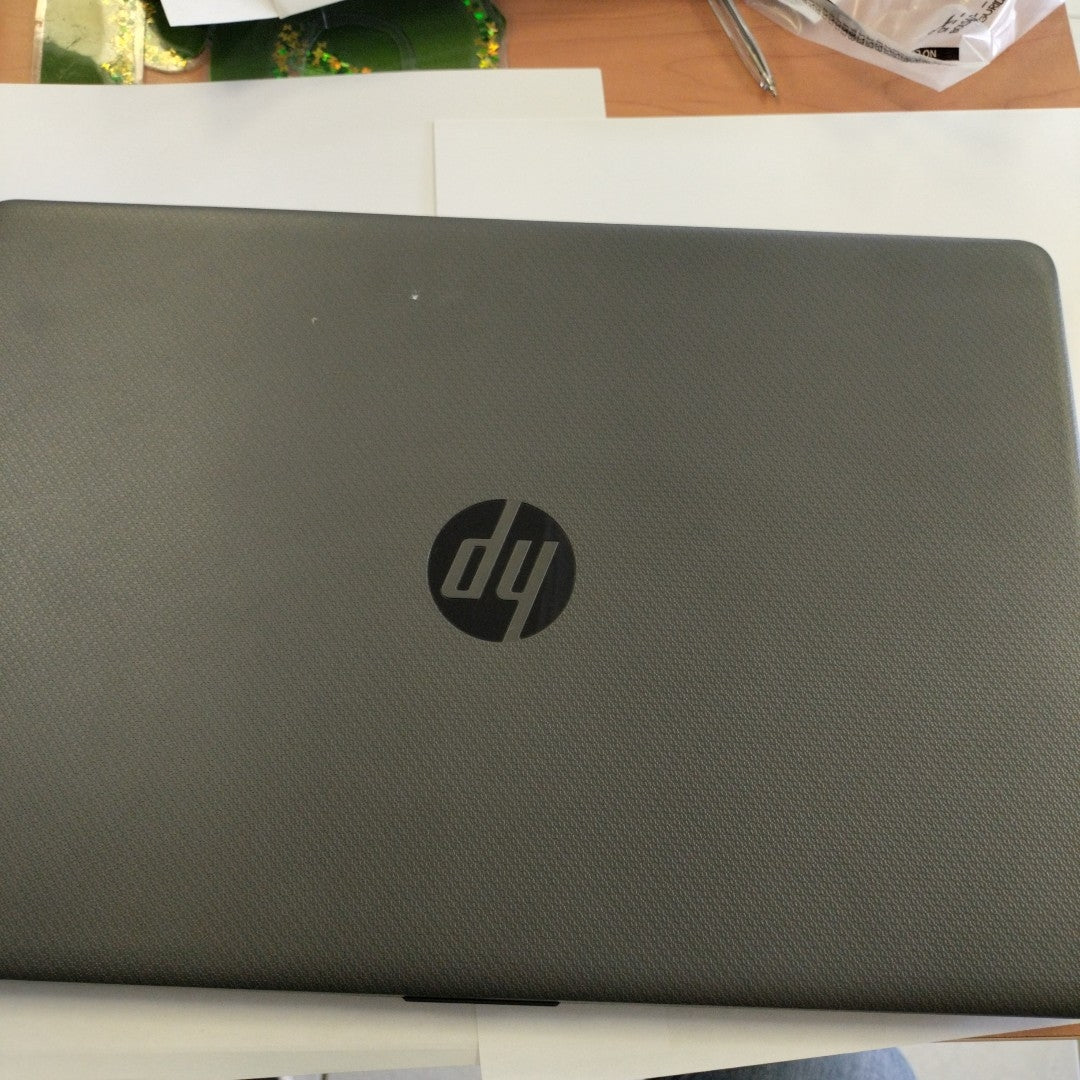 LAPTOP HP 255 G8 (2023) 256 GB SSD 8 GB RAM (SEMINUEVO)