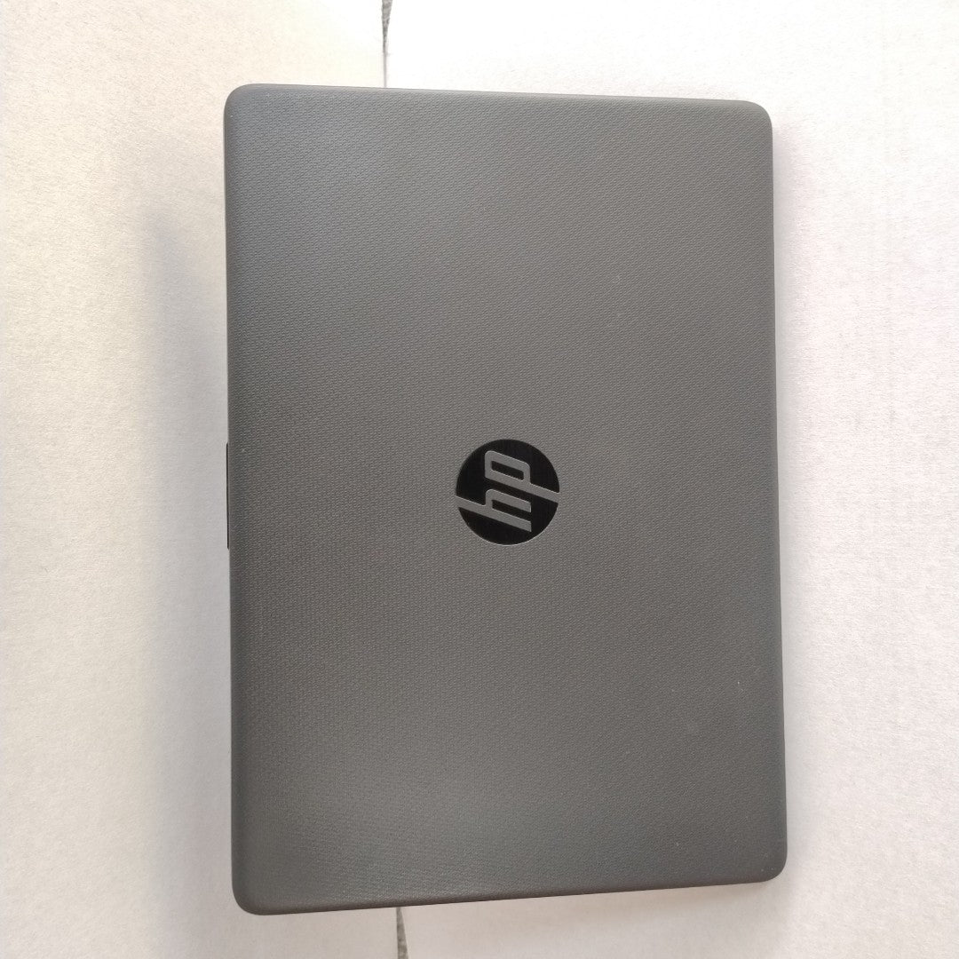 LAPTOP HP 14-CF2542LA (2022) 256 GB SSD 8 GB RAM (SEMINUEVO)