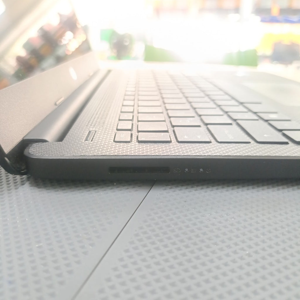 LAPTOP HP 14-DQ0518LA (2023) 128 GB SSD 4 GB RAM (SEMINUEVO)