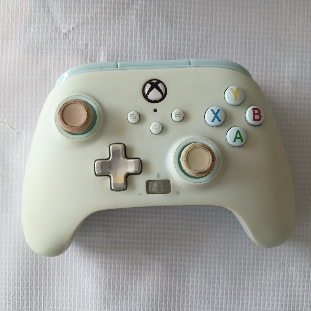 CONSOLA DE VIDEOJUEGO MICROSOFT XBOX ONE S 1 TB (SEMINUEVO)