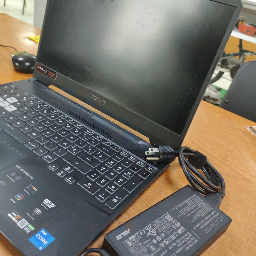 LAPTOP ASUS TUF GAMING F15 FX506HCB-HN144W (2022) 512 GB SSD 8 GB RAM (SEMINUEVO)