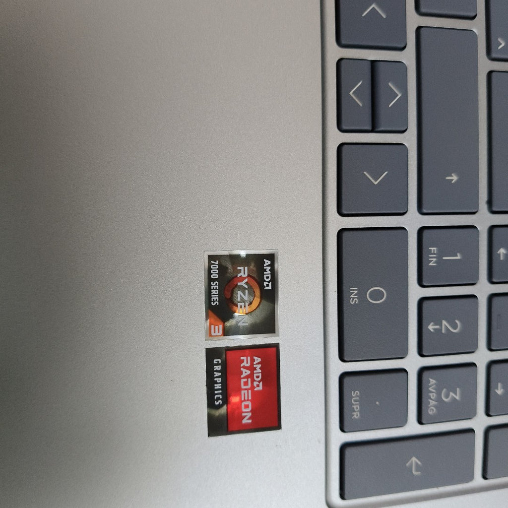 LAPTOP HP 15-FC0043LA (2024) 512 GB SSD 8 GB RAM (SEMINUEVO)