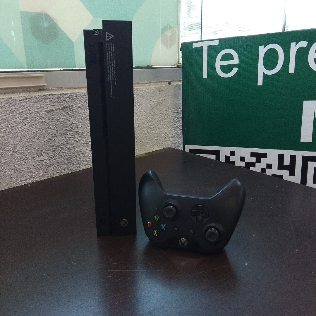 CONSOLA DE VIDEOJUEGO MICROSOFT XBOX ONE X 1 TB (SEMINUEVO)