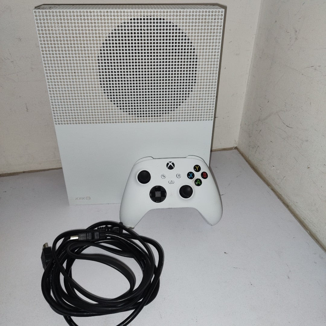 CONSOLA DE VIDEOJUEGO MICROSOFT XBOX ONE S 1 TB (SEMINUEVO)