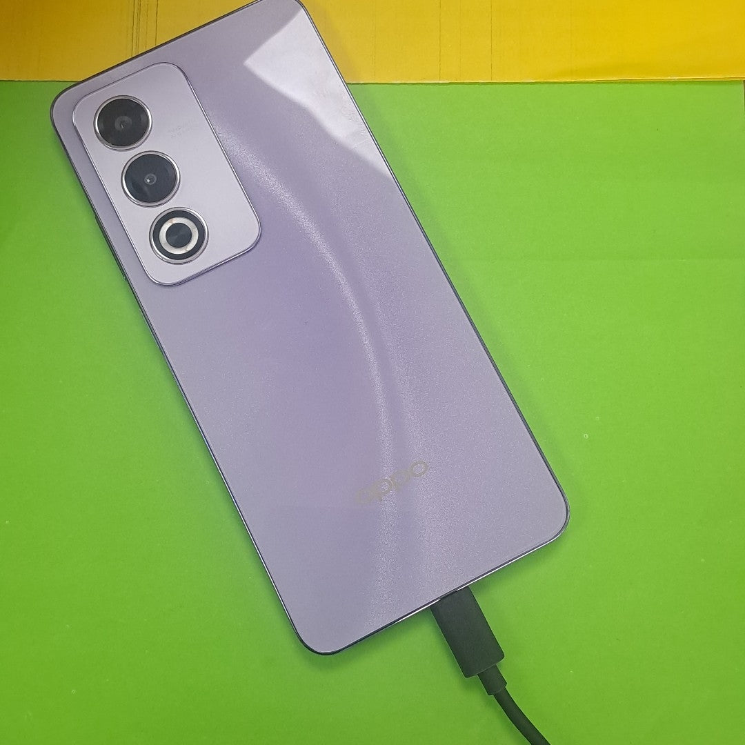 CELULAR OPPO  A80 5G CPH2639 (2024) 256 GB 8 GB RAM (SEMINUEVO)