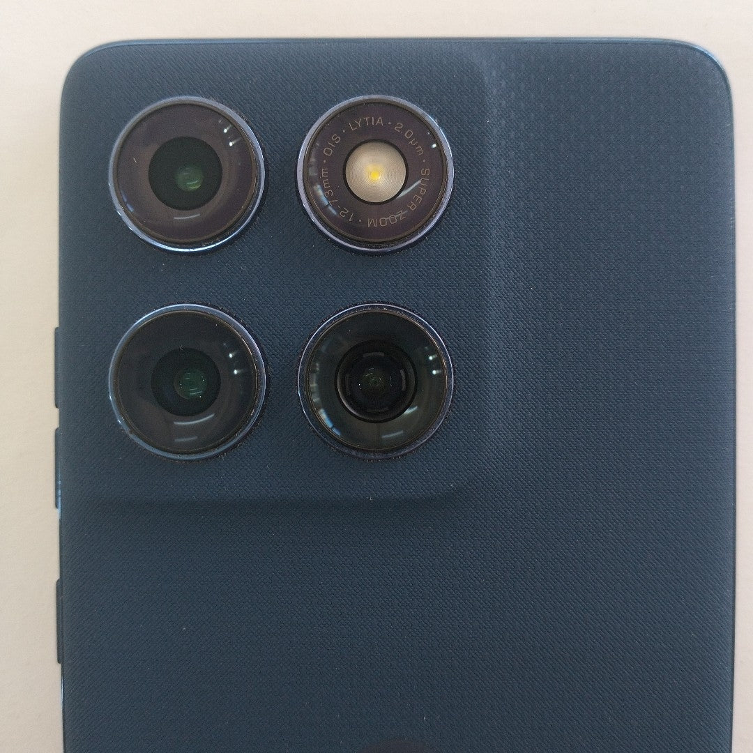 CELULAR MOTOROLA EDGE 60 XT2505-3 (2025) 512 GB 12 GB RAM (SEMINUEVO)